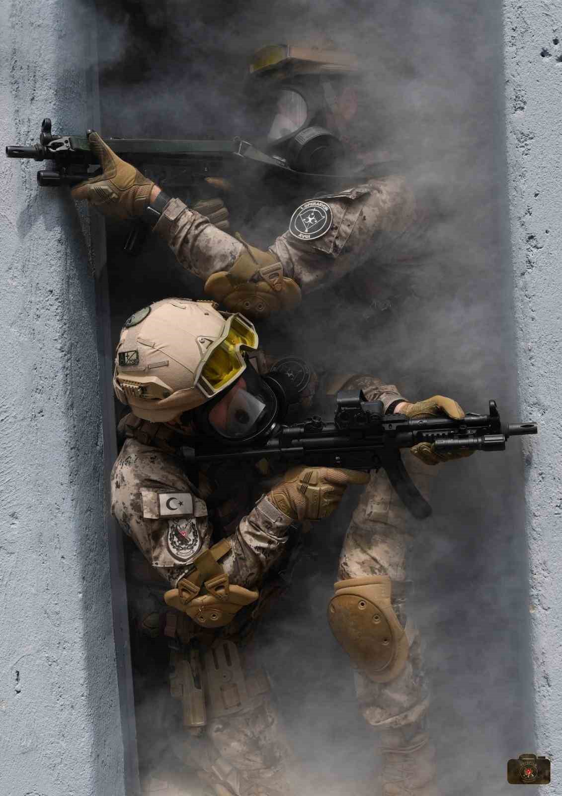 Polis Özel Harekat 43. yılını kutluyor: Köklü geçmiş, güçlü gelecek
Polis Özel Harekat 43. yılını kutluyor: Köklü geçmiş, güçlü gelecek