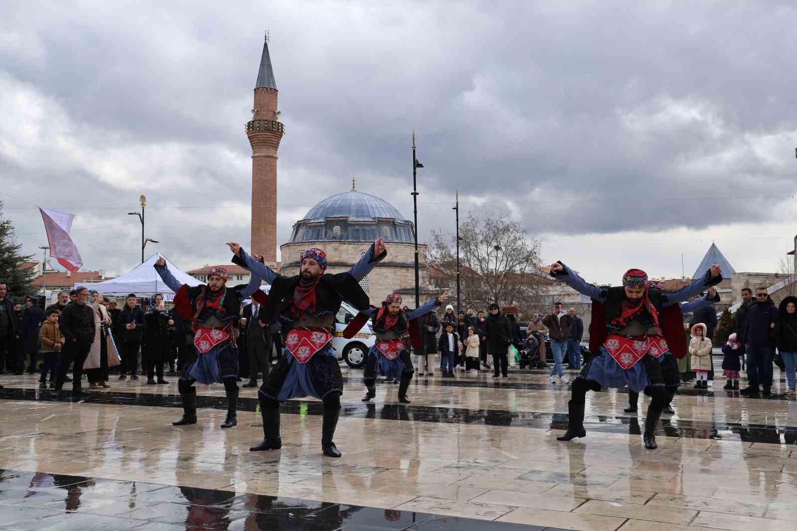 Polis özel harekatın helikopterli gösterisi nefes kesti
