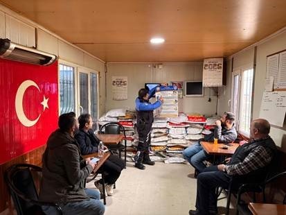 Polis vatandaşları dolandırıcılara karşı uyardı
