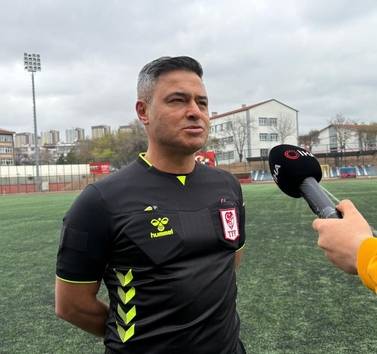 Polis ve futbol hakemi olan Seyfettin Ünal, 20 yılı aşkındır iki mesleği bir arada yapıyor
