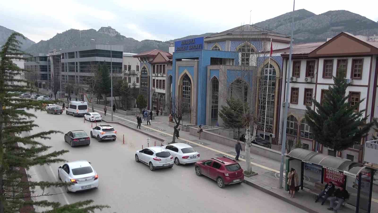 Polise başkasının kimliğini gösteren şahsın 28 yıl cezayla arandığı ortaya çıktı
