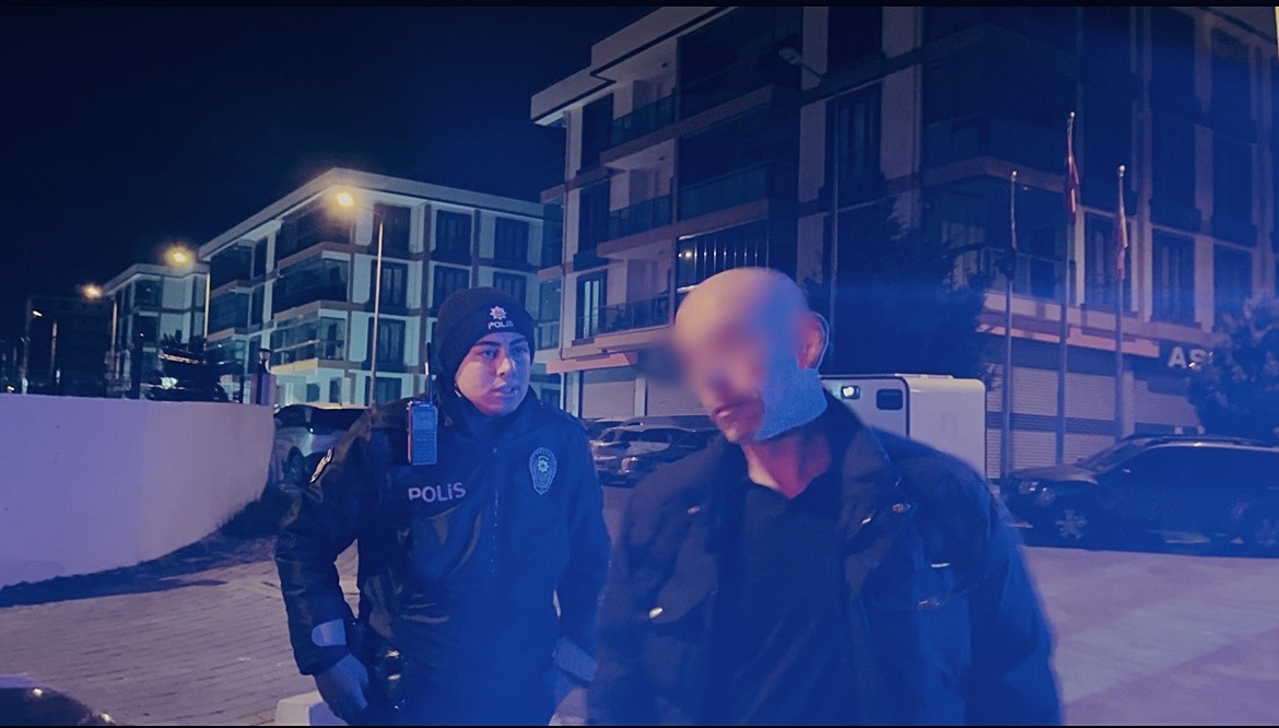 Polise yakalanan alkollü sürücüden muhabire tepki: "O telefonu kırarım"
