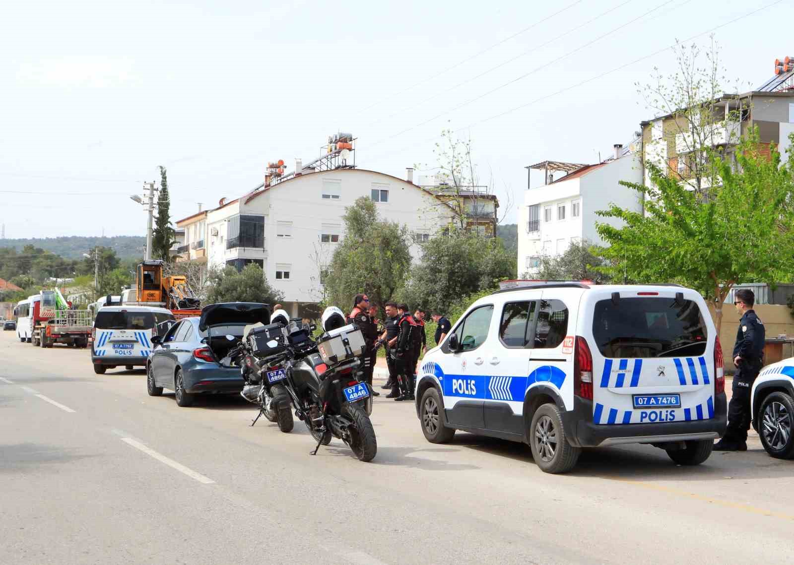 Polisin ’dur’ ihtarına uymadı, 15 kilometrelik kovalamaca sonucu yakalandı
