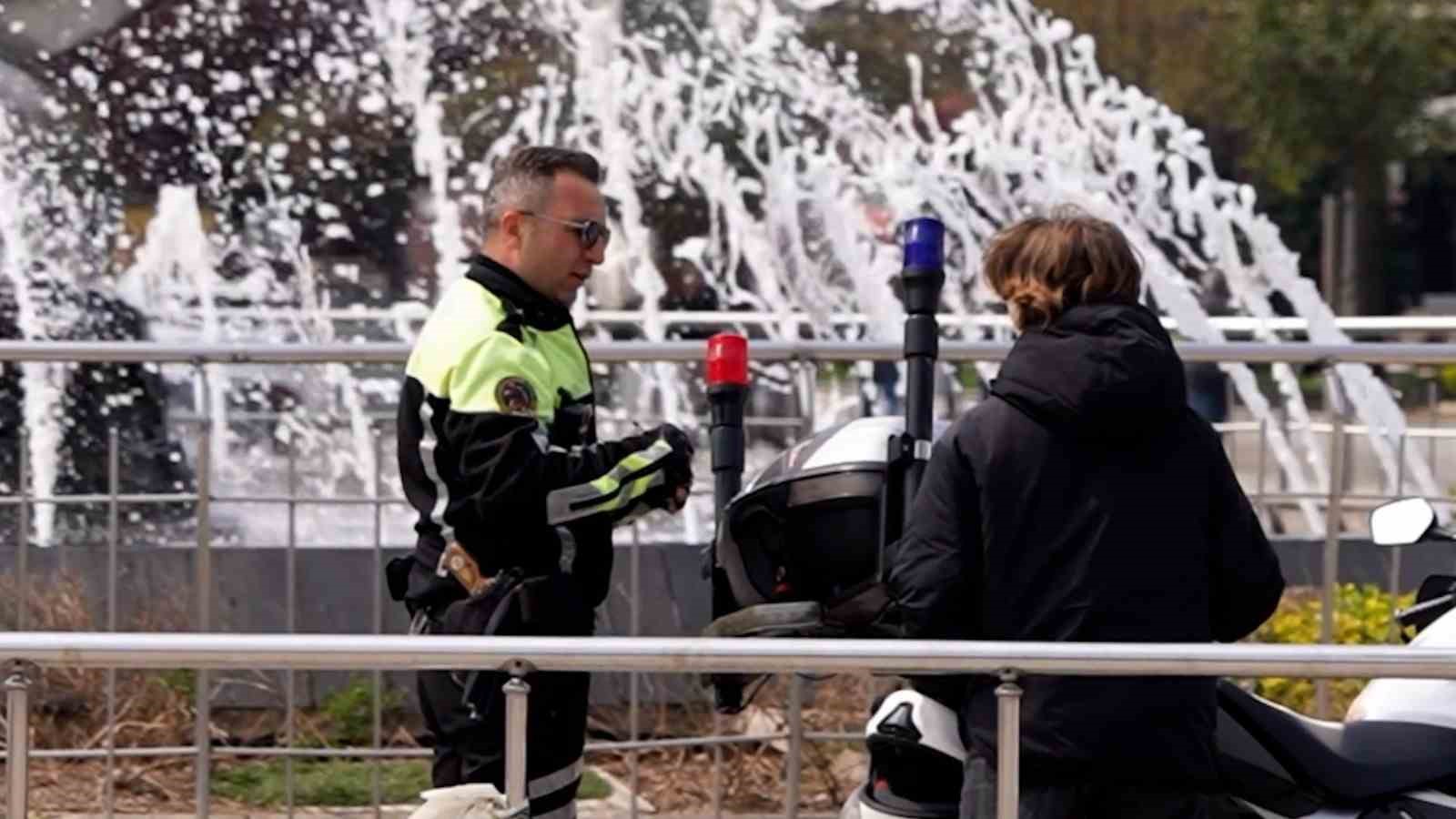 Polislere 10 Nisan sürprizi
