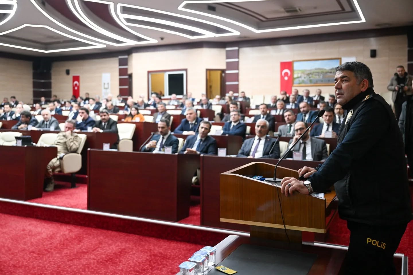 Polisten bu defa dumansız hava sahası operasyonu
