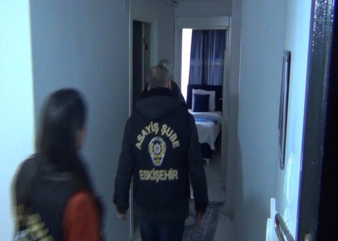 Polisten günübirlik kiralanan evlere denetim
