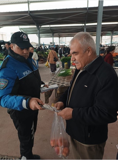 Polisten Niğde’de vatandaş ve öğrencilere yönelik bilgilendirme çalışmaları
