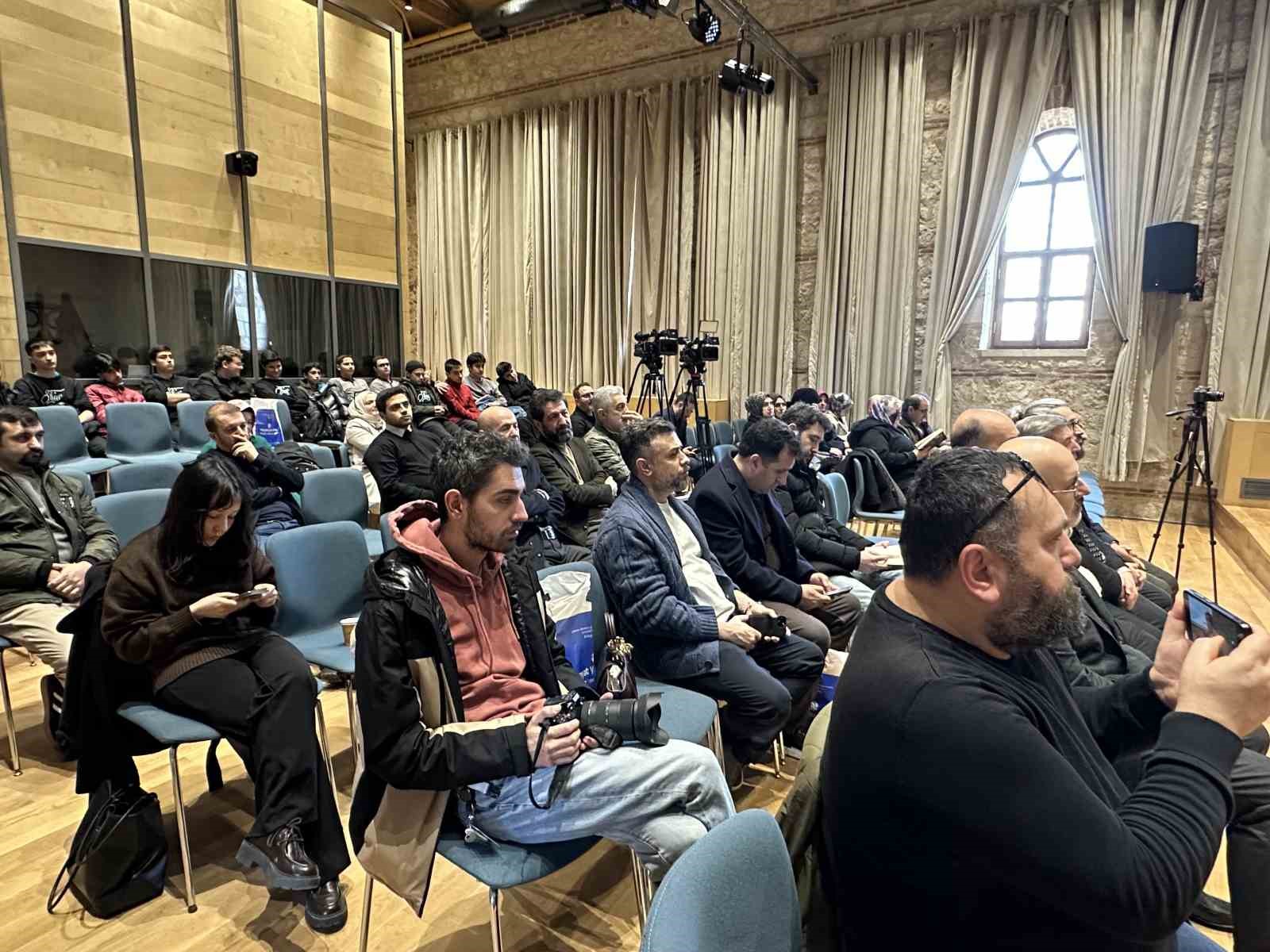 Politik kurgu romanı "Operasyon Altın Kubbe" tanıtıldı
