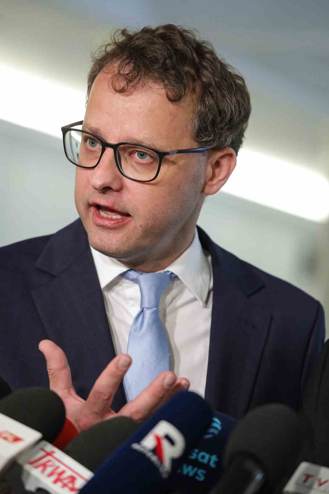 Polonya’dan Macaristan’a sığınan eski Adalet Bakanı Yardımcısı hakkında tutuklama emri
