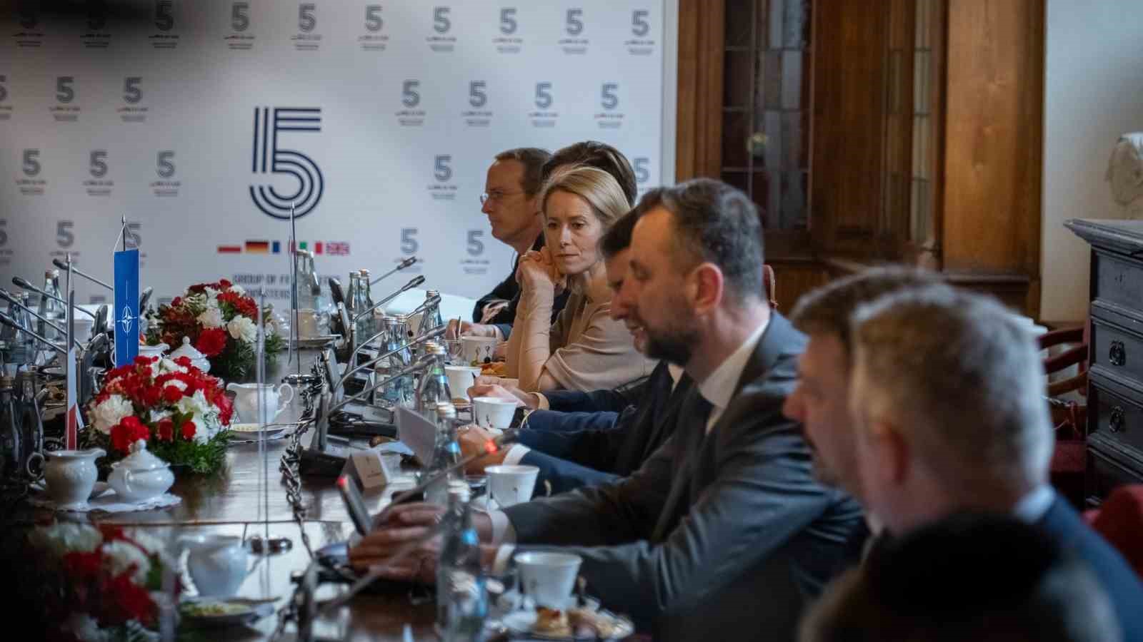 Polonyalı Bakan Kosiniak-Kamysz: "Savaş teknikleri şekilde değişiyor, uygun şekilde tepki vermeliyiz"
Polonyalı Bakan Kosiniak-Kamysz: "Savaş teknikleri şekilde değişiyor, uygun şekilde tepki vermeliyiz"