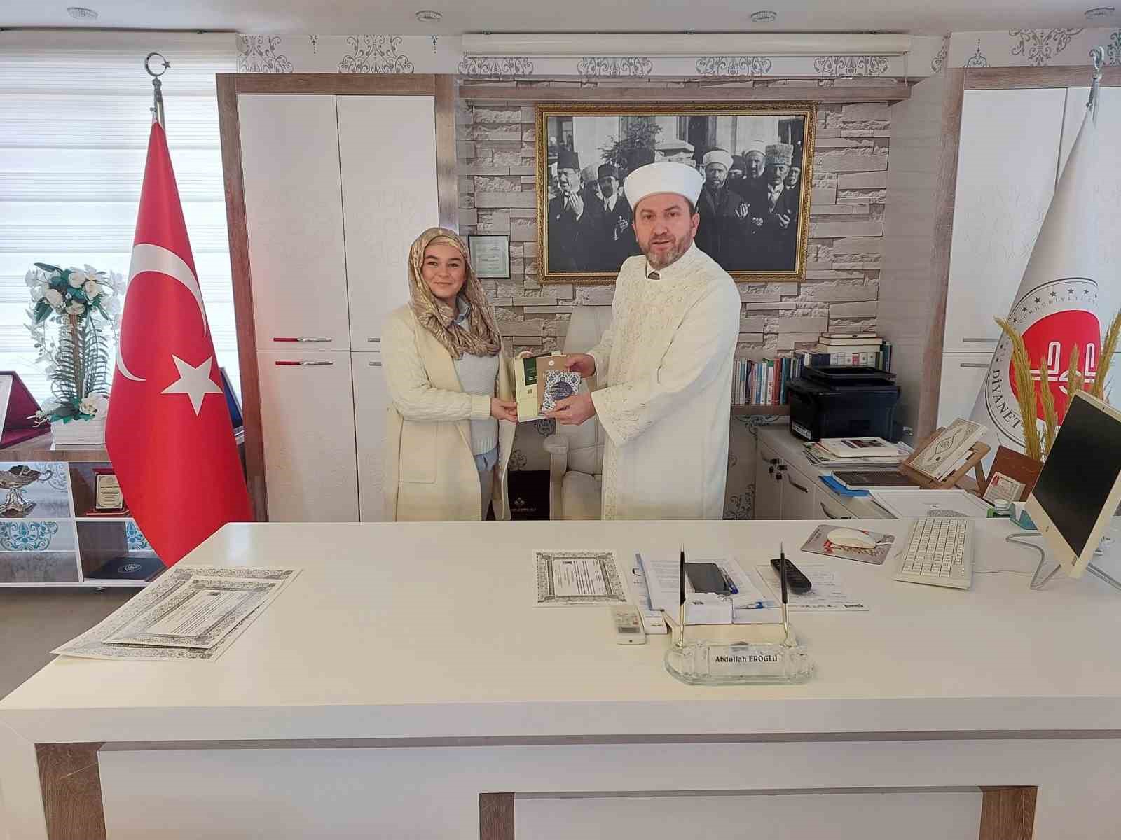 Polonyalı Oksana Müslüman olup Meryem ismini aldı
Polonyalı Oksana Müslüman olup Meryem ismini aldı