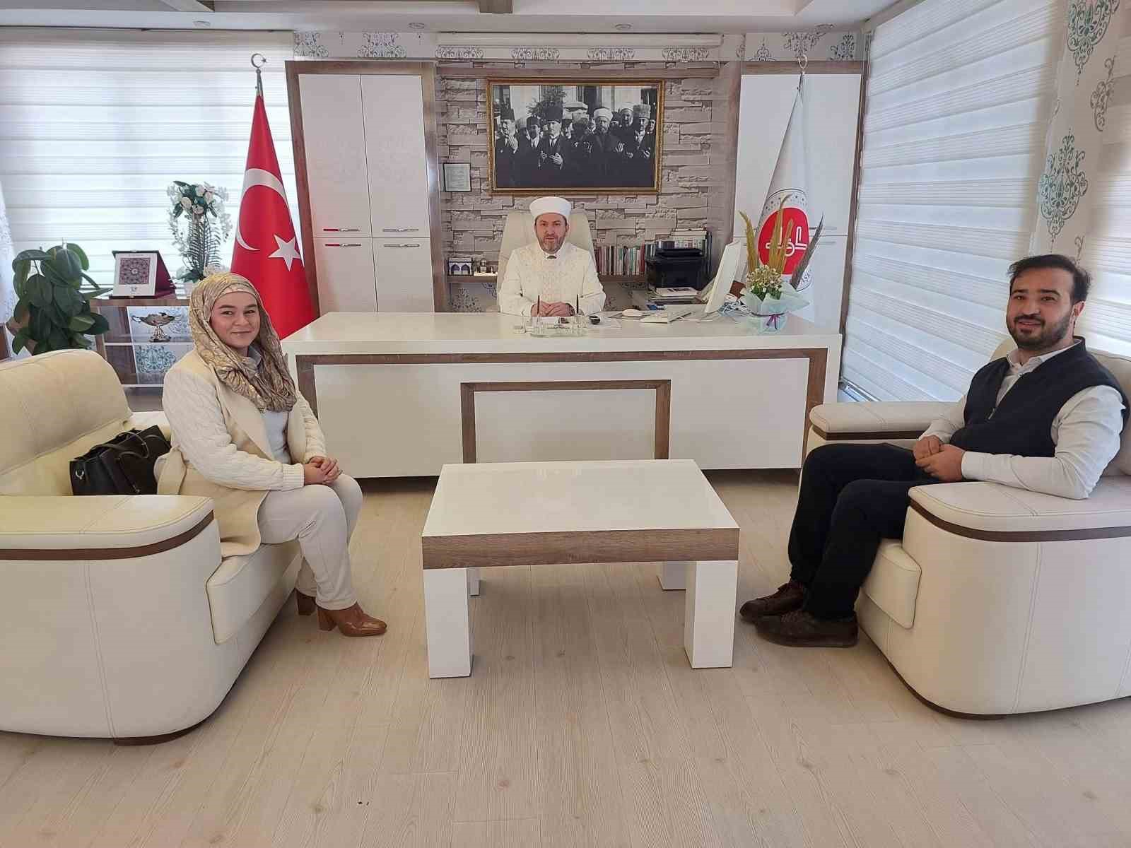 Polonyalı Oksana Müslüman olup Meryem ismini aldı
Polonyalı Oksana Müslüman olup Meryem ismini aldı