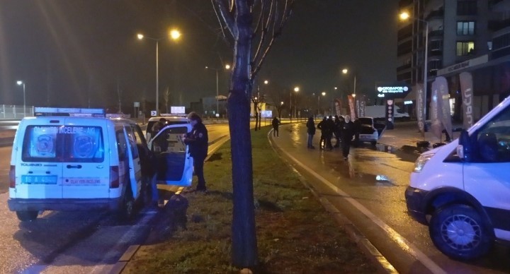 Pompacı kılığına girdi, el bombalı arabayı böyle yakaladı
