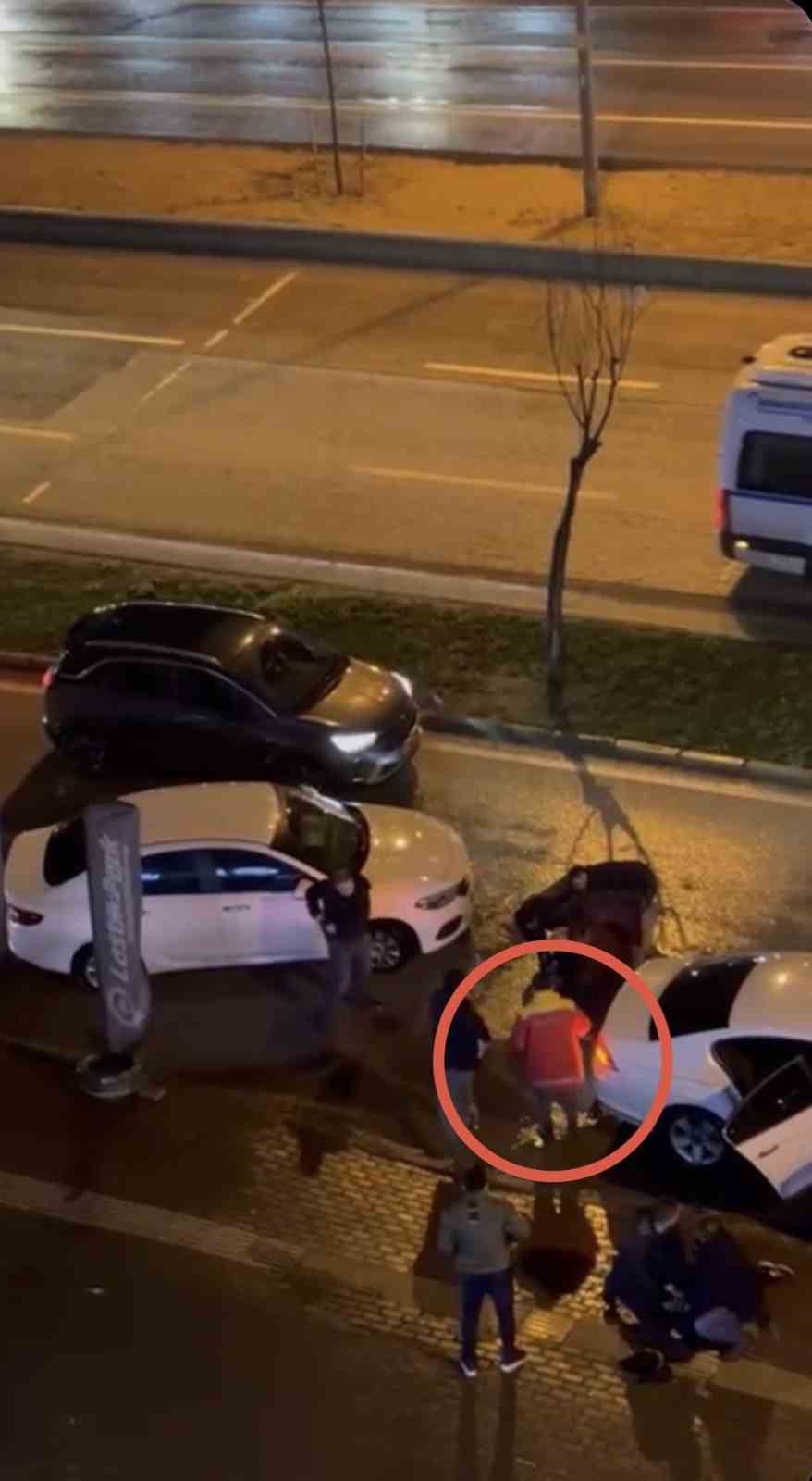 Pompacı kılığına girdi, el bombalı arabayı böyle yakaladı
