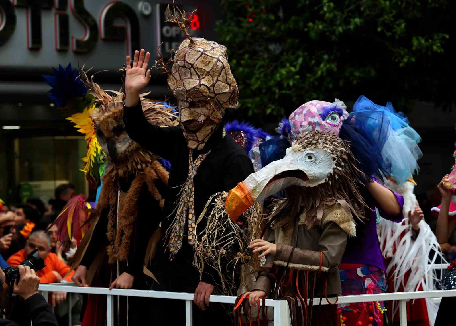 Portakal Çiçeği Karnavalı’nda renkli kortej
