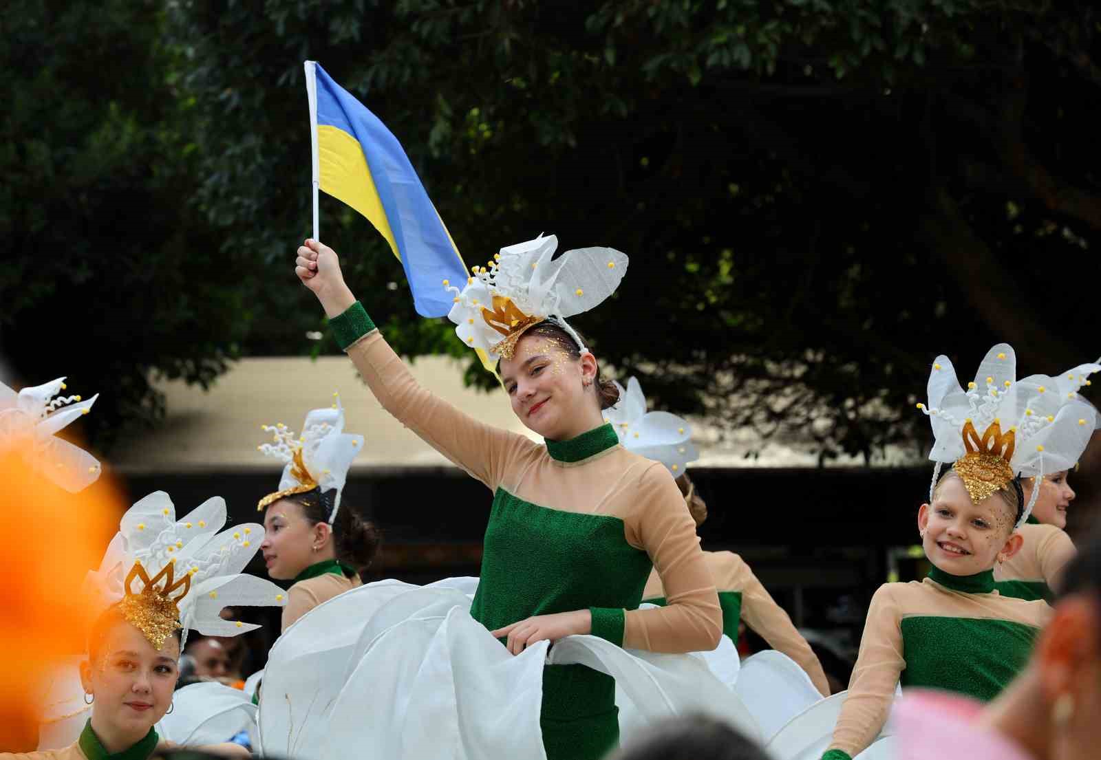 Portakal Çiçeği Karnavalı’nda renkli kortej
