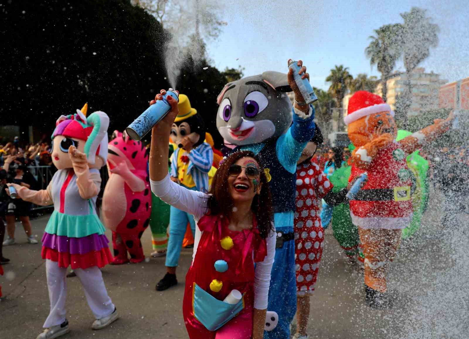 Portakal Çiçeği Karnavalı’nda renkli kortej
