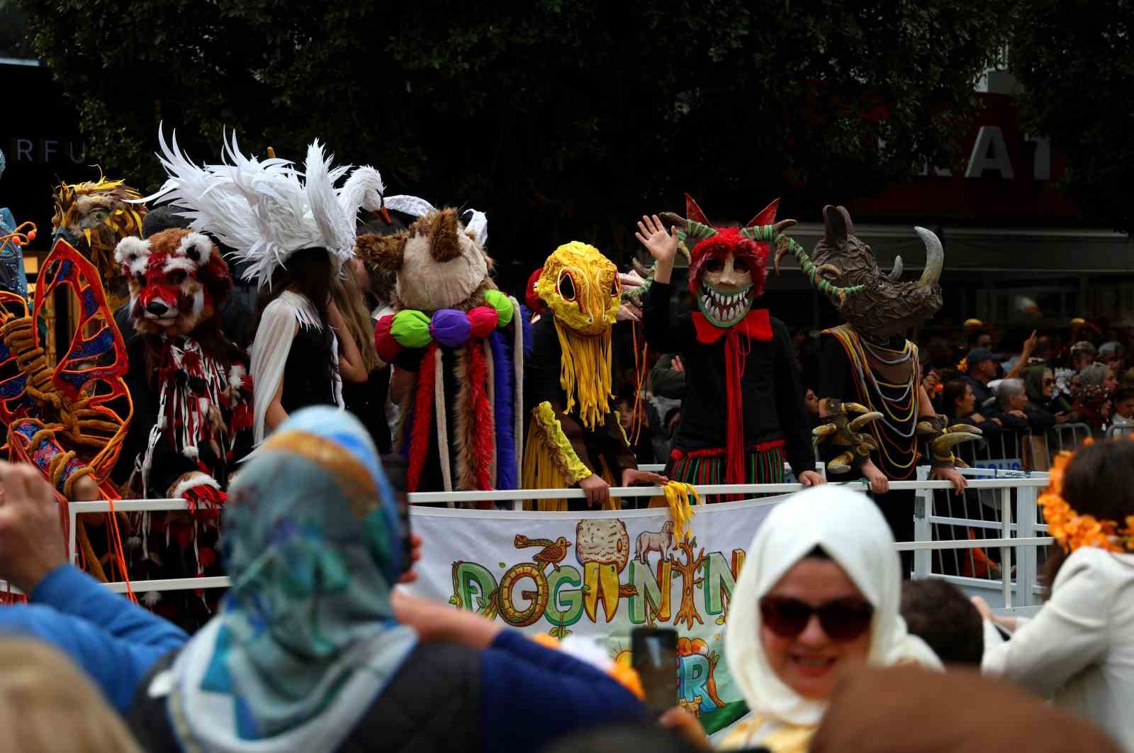 Portakal Çiçeği Karnavalı’nda renkli kortej
