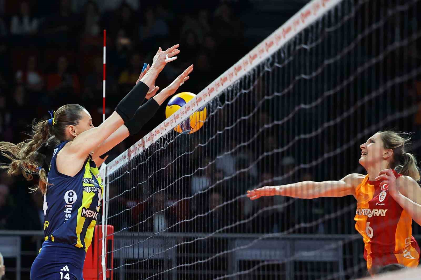 Pota ve filedeki derbilerde Fenerbahçe’den çifte zafer
