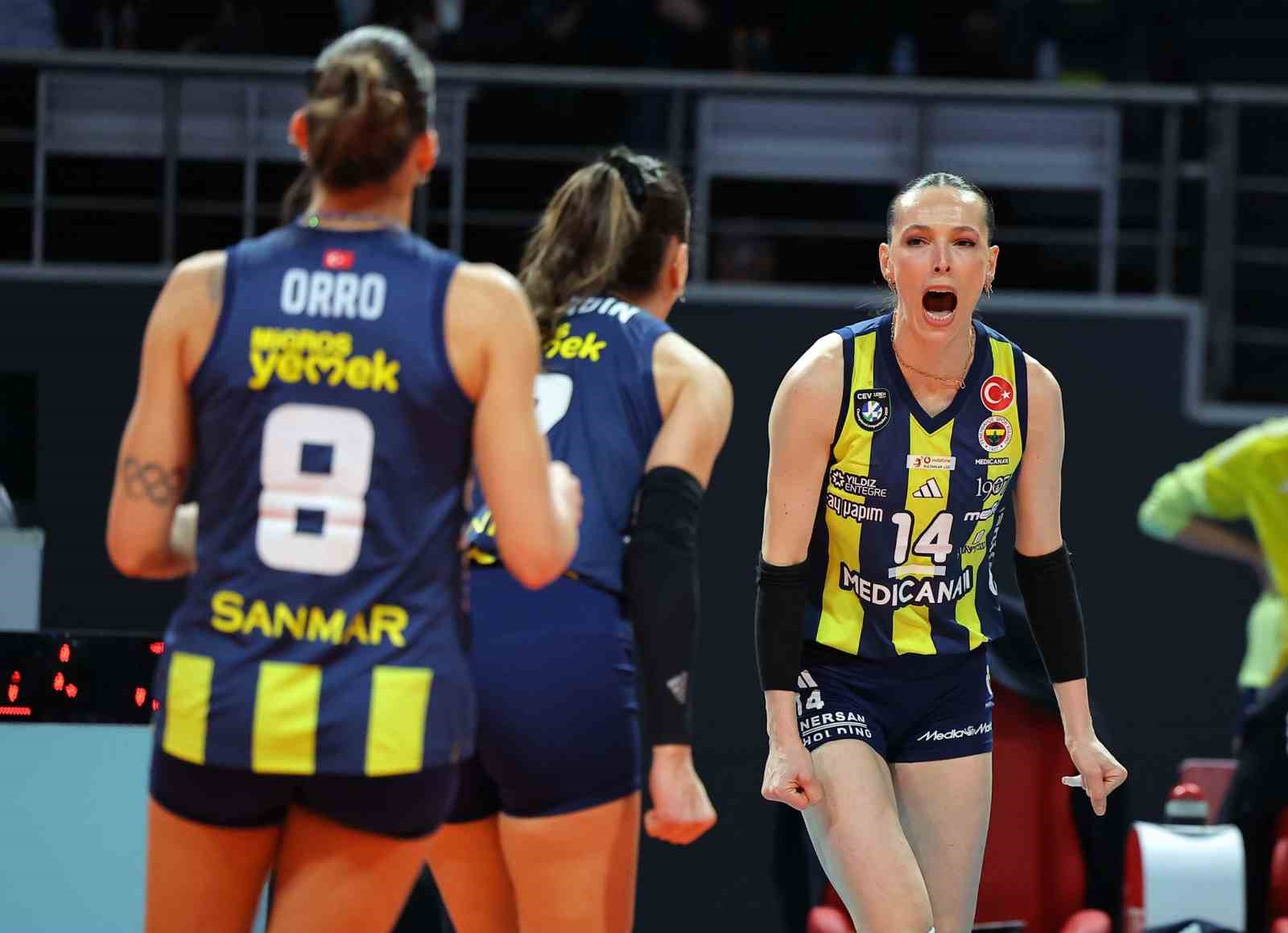 Pota ve filedeki derbilerde Fenerbahçe’den çifte zafer
