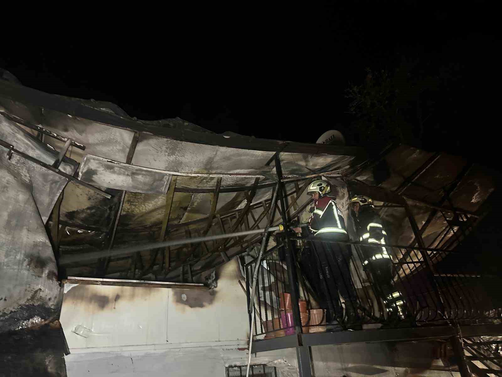 Prefabrik evde çıkan yangında karı-koca hayatını kaybetti
