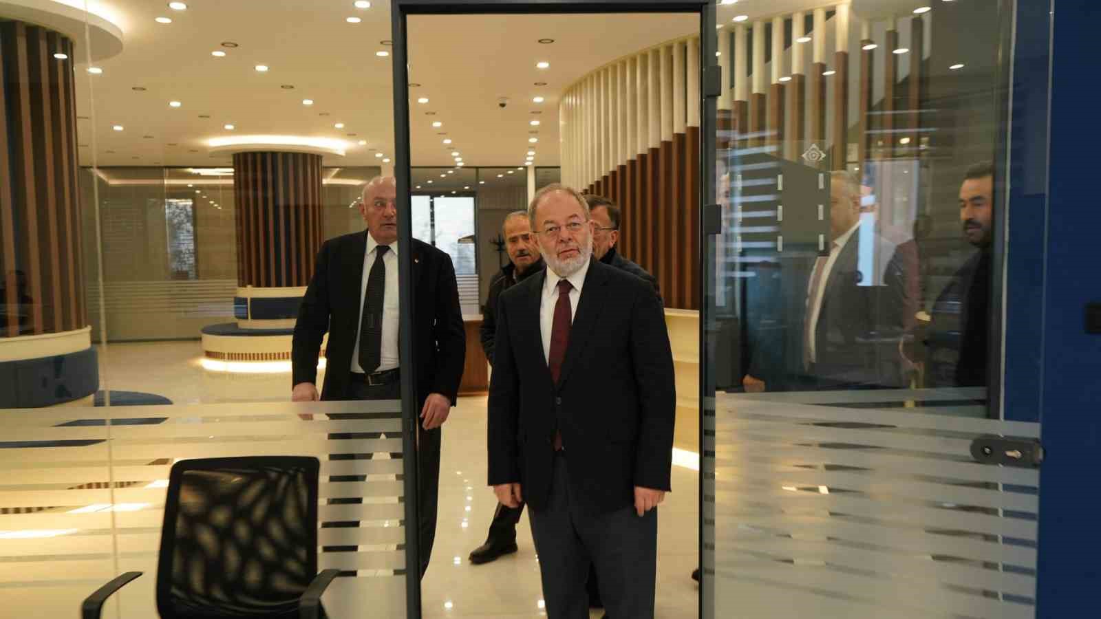 Prof. Dr. Akdağ’dan ETSO’ya ziyaret
