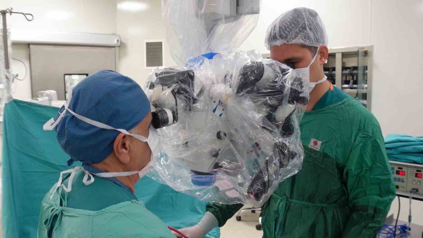 Prof. Dr. Erol: "Bel ağrılarının büyük kısmı bel fıtığından değil, mekanik bel ağrısından kaynaklıdır"
