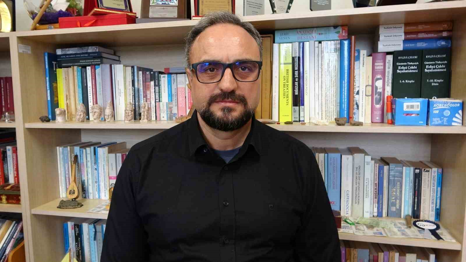 Prof. Dr. İsmail Köse: "Yaşananlar İran’da iç çatışmaları ve muhtemel iç savaşı tetikleyecek"
Prof. Dr. İsmail Köse: "Yaşananlar İran’da iç çatışmaları ve muhtemel iç savaşı tetikleyecek"