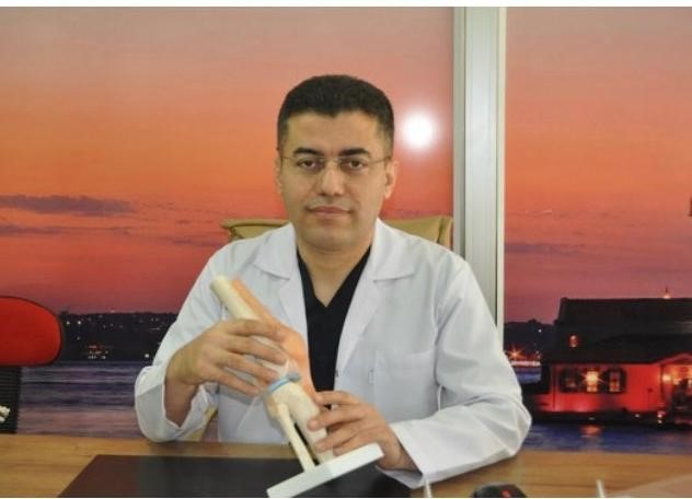Prof. Dr. Koca: "Proloterapi kronik ağrılarda ameliyatsız bir tedavi yaklaşımı sunuyor"
Prof. Dr. Koca: "Proloterapi kronik ağrılarda ameliyatsız bir tedavi yaklaşımı sunuyor"