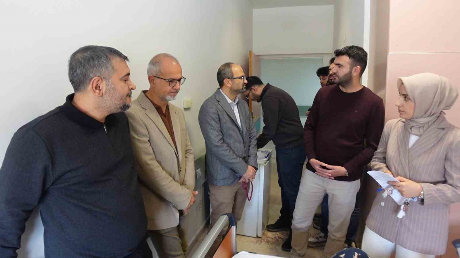 Prof. Dr. Koca: "Raynaud Fenomeni, romatizma hastalıklarının habercisi olabiliyor"
