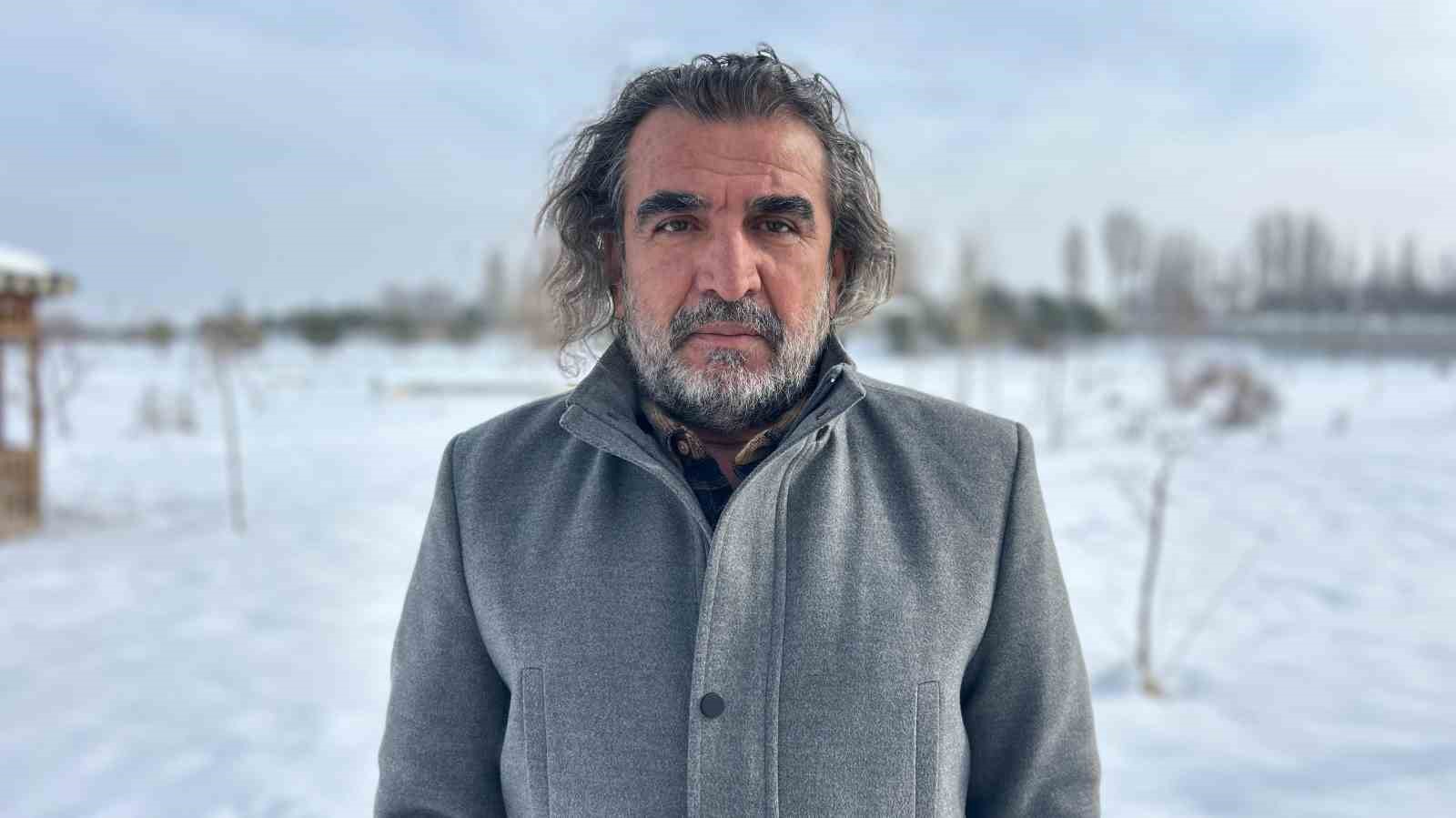 Prof. Dr. Lokman Aslan: "Yaban hayvanlarına yiyecek bırakmak ekolojik dengeyi bozuyor"
Prof. Dr. Lokman Aslan: "Yaban hayvanlarına yiyecek bırakmak ekolojik dengeyi bozuyor"