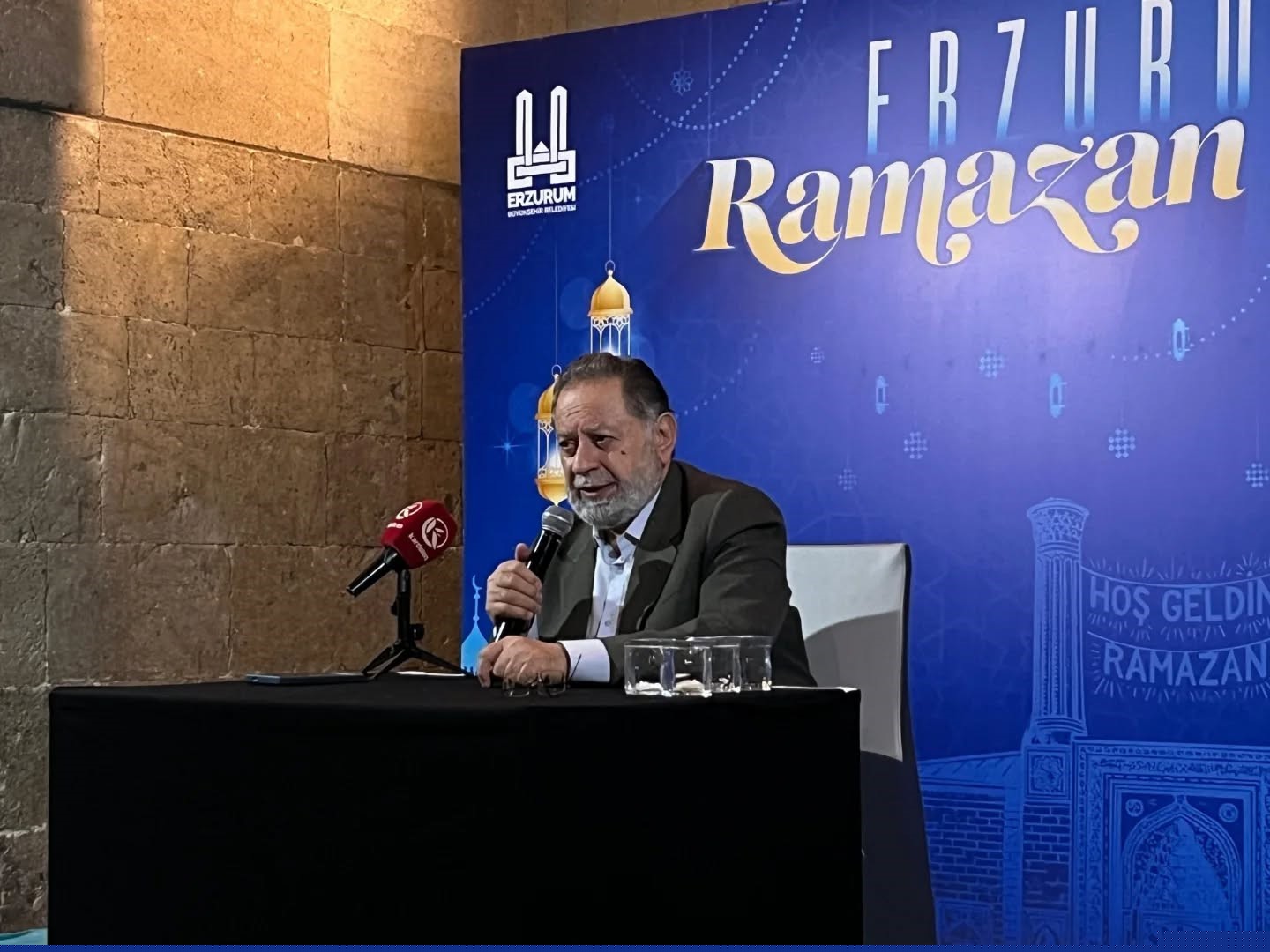 Prof. Dr. Mustafa Ağırman, ‘Medine Pazarı ve Rûme Kuyusu’nu anlattı
