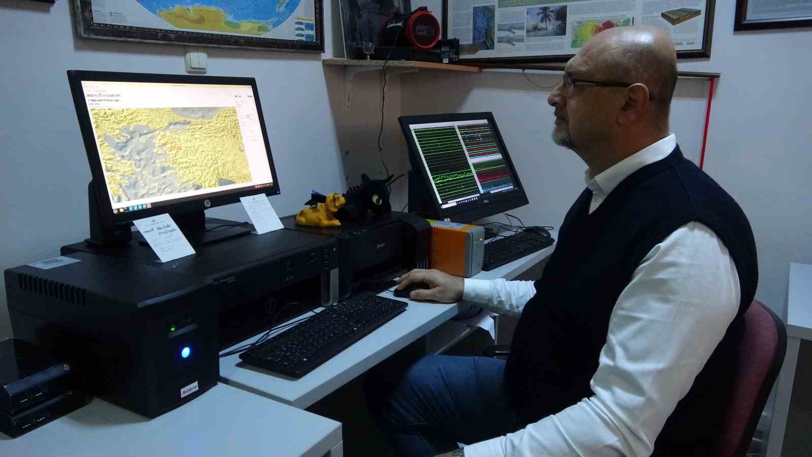 Prof. Dr. Tolga Bekler: "Biga mikro deprem aktivitesinin de en çok olduğu bölgelerden bir tanesi"
