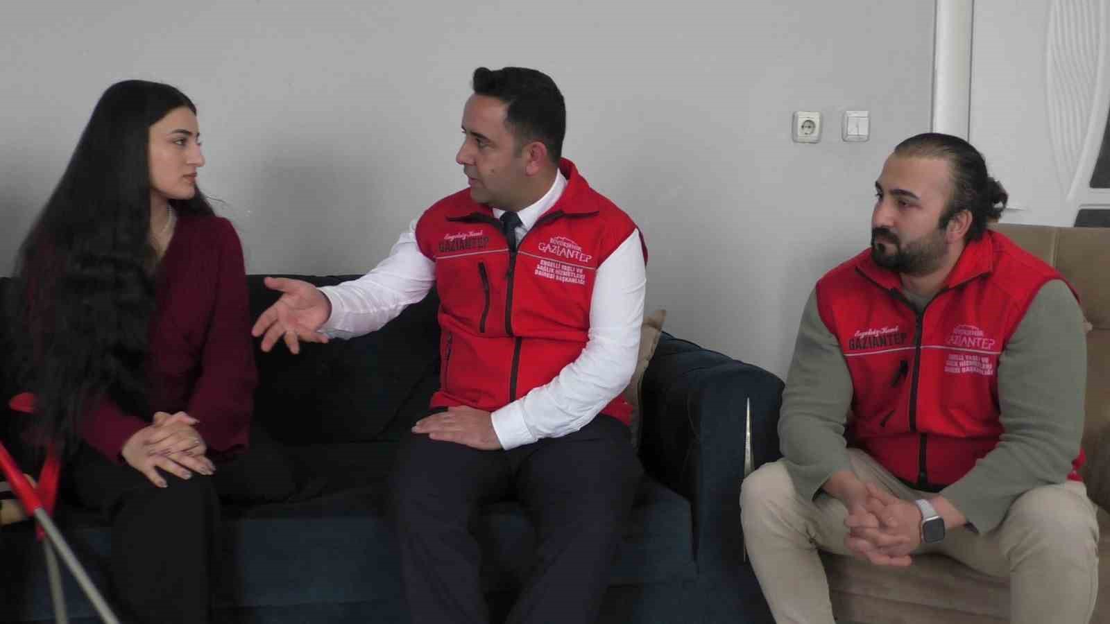 Protez bekleyen Tatvanlı Şevin’e Fatma Şahin’den destek
Protez bekleyen Tatvanlı Şevin’e Fatma Şahin’den destek