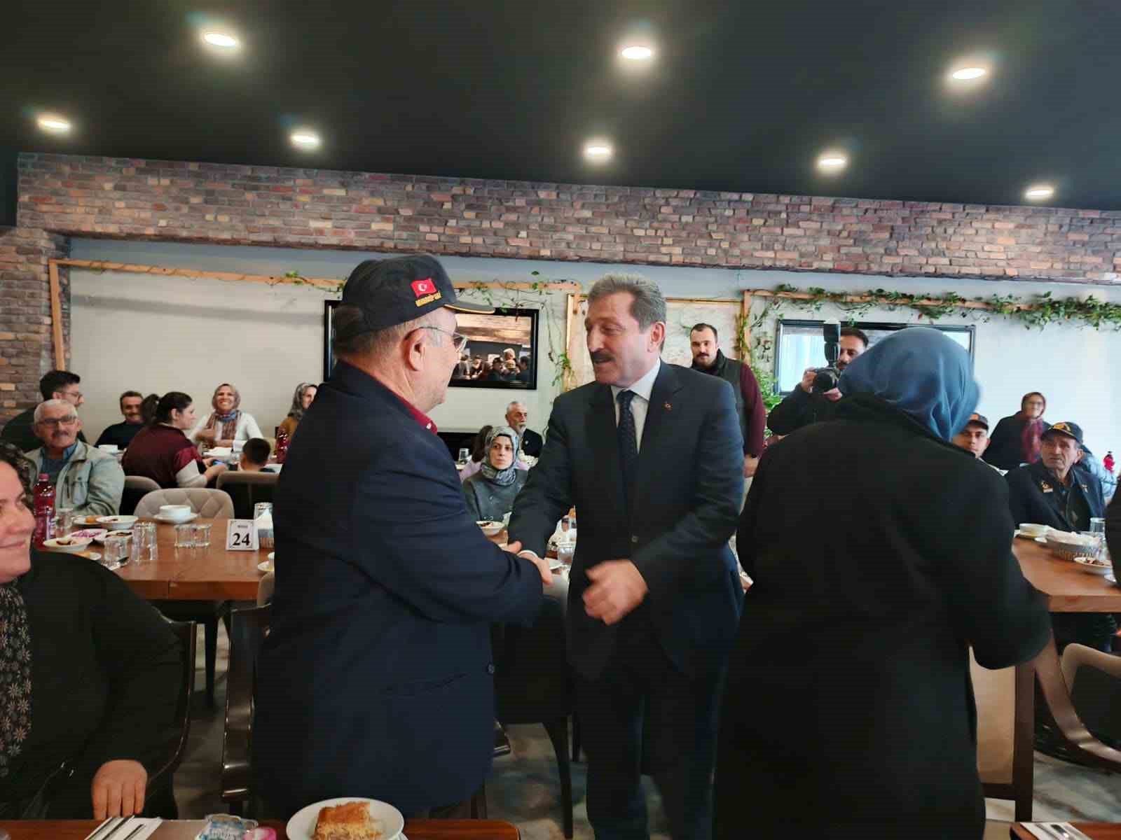 Protokol, Bafra’da şehit yakınları ve gazilerle iftar yaptı
