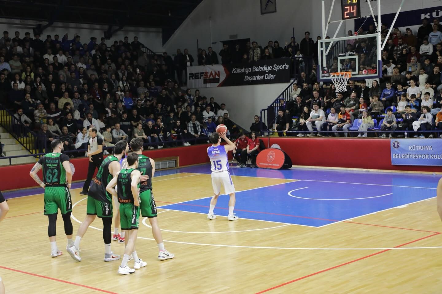 Protokolden Kütahya Belediyespor’a tribün desteği
