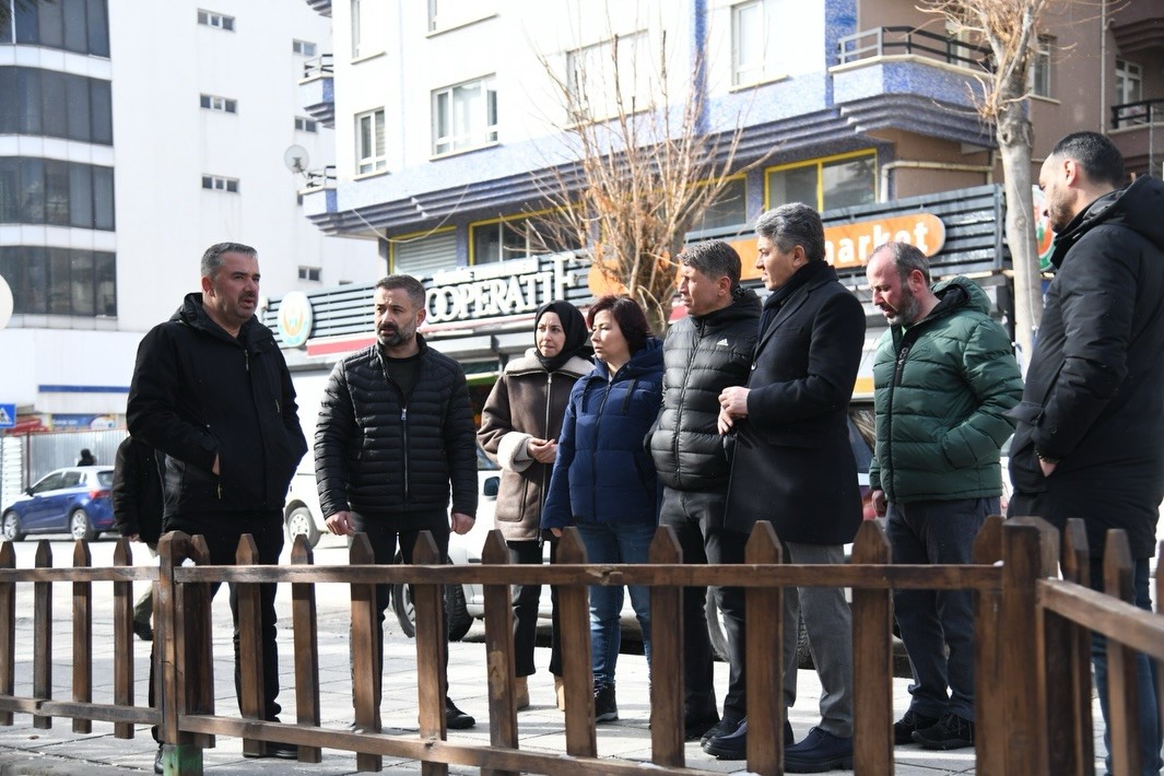 Pursaklar Belediye Başkanı Çetin, projeleri yerinde inceliyor
