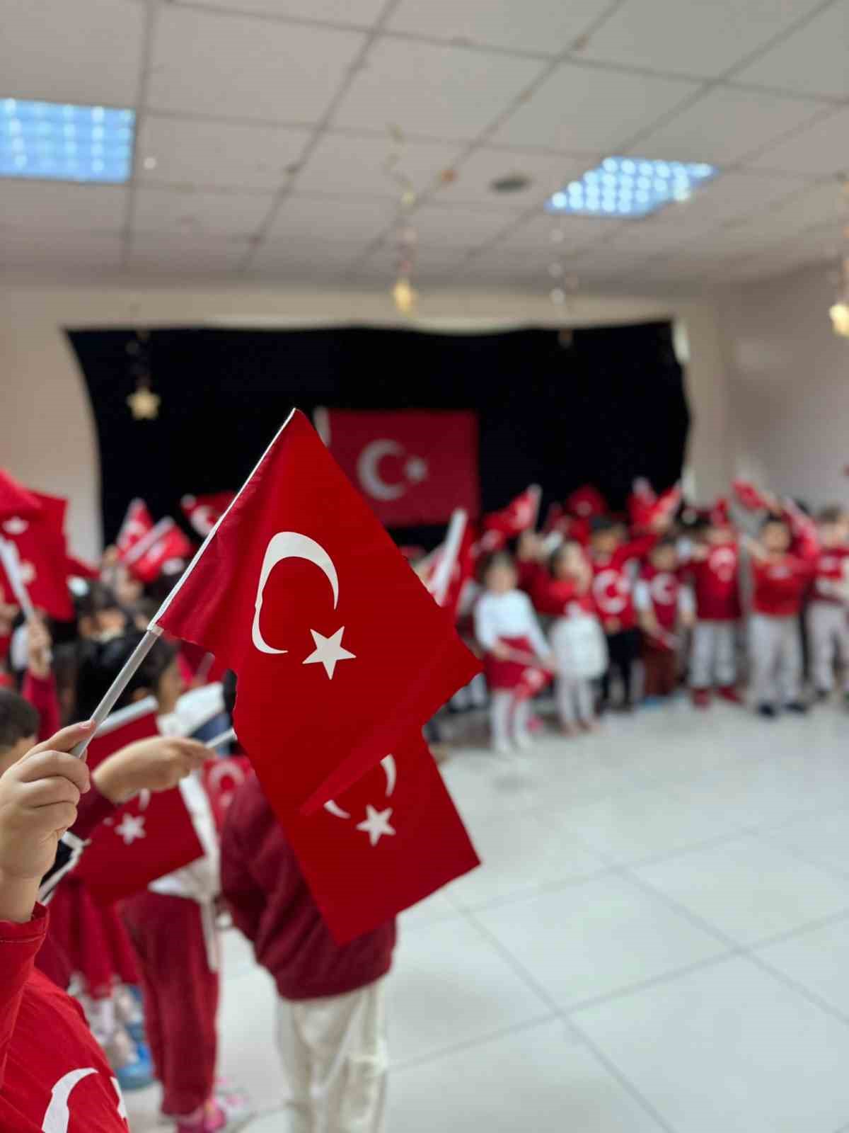 Pursaklar’da bulunan okullarda ‘Bayrak Sevgisi’ etkinlikleri
