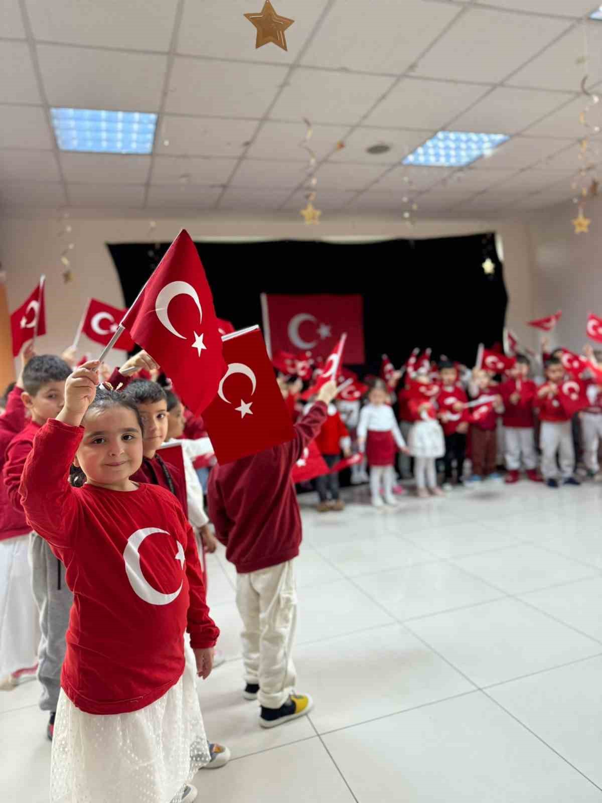 Pursaklar’da bulunan okullarda ‘Bayrak Sevgisi’ etkinlikleri
