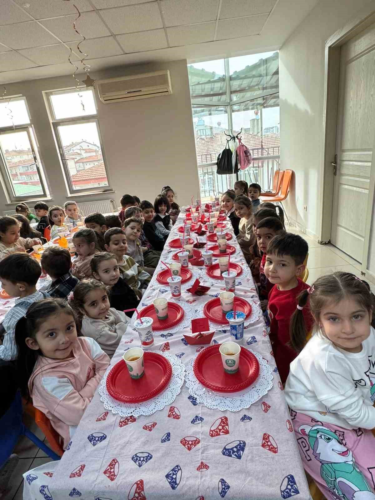 Pursaklar’da miniklerin tekne orucu heyecanı
