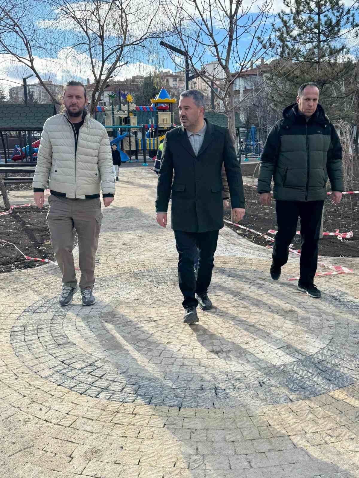 Pursaklar’da Turgut Özal Parkı yeni yüzüyle hizmete açıldı
