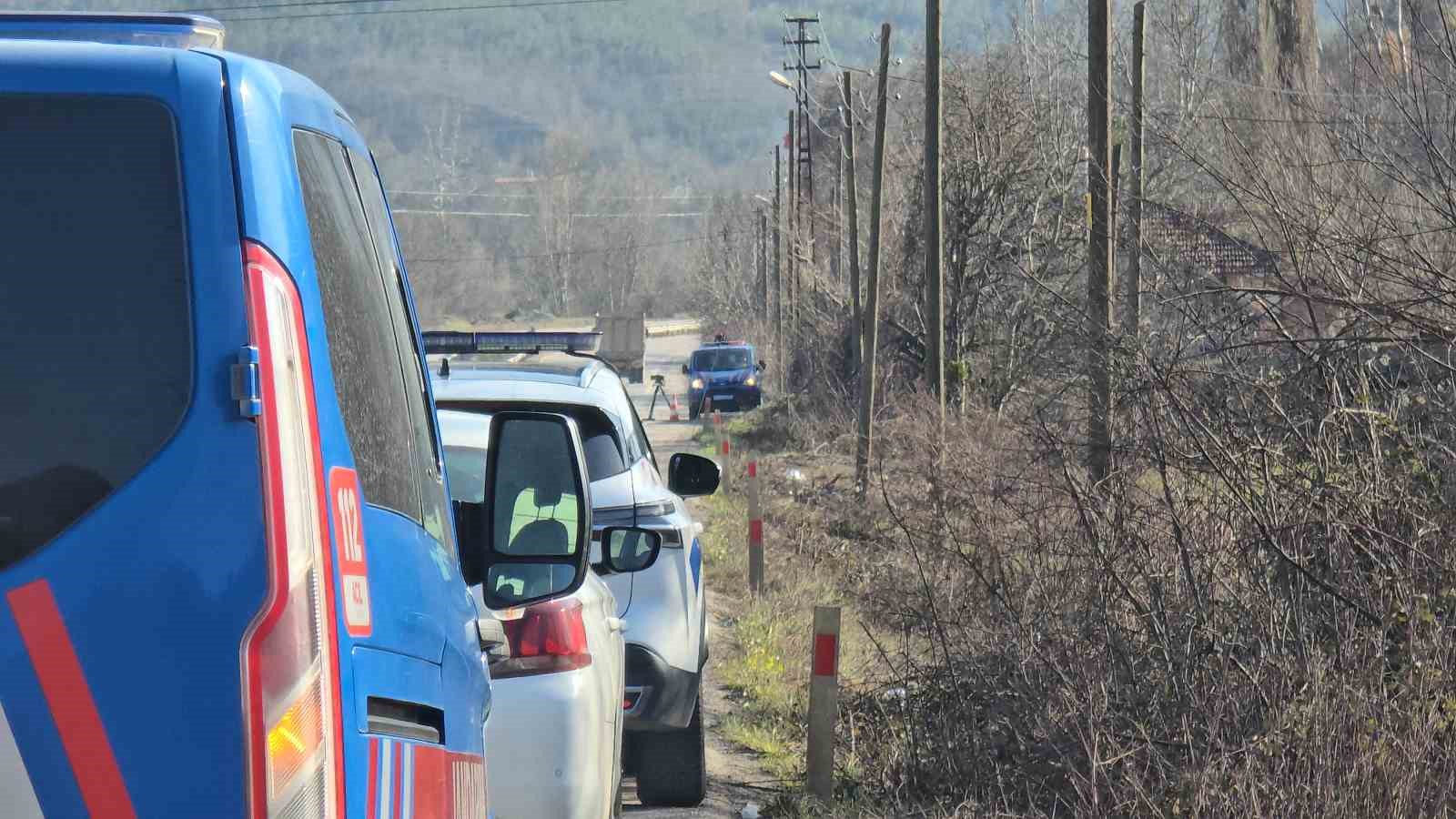 Radar paniği kazaya neden oldu: Otomobil şarampole devrildi
