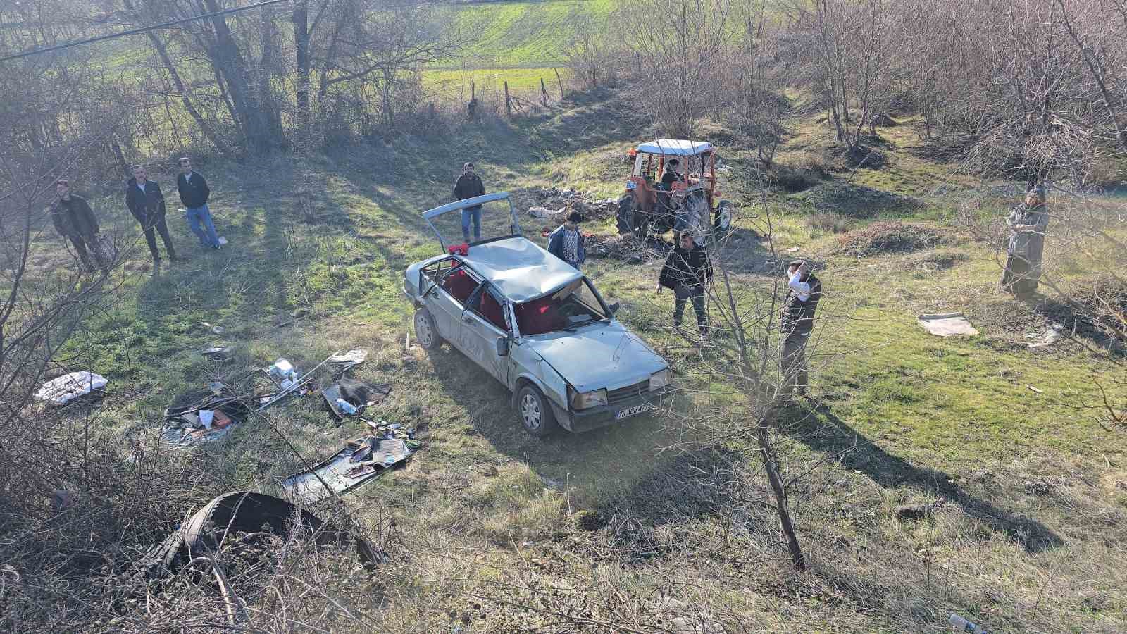 Radar paniği kazaya neden oldu: Otomobil şarampole devrildi
