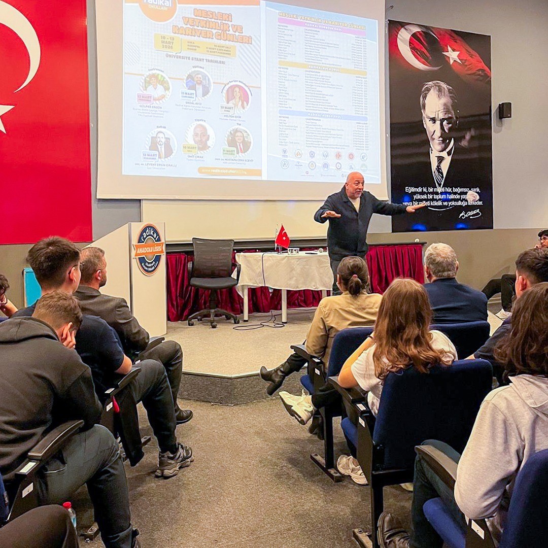 Radikal Okullarında kariyer günleri etkinliği düzenlendi
