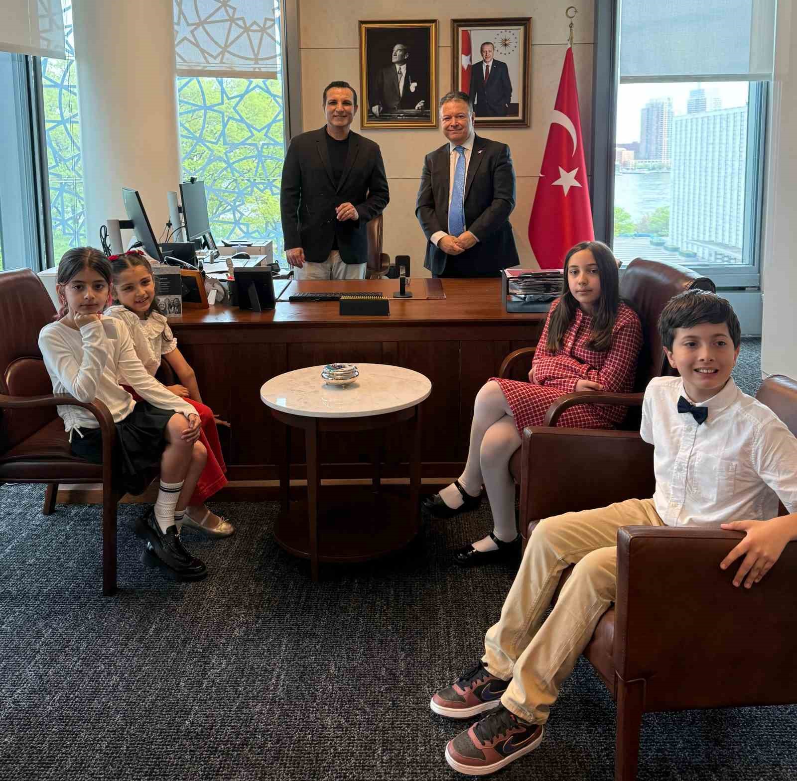 Rafet El Roman’dan New York’ta Milli Takım için yeni marş müjdesi
