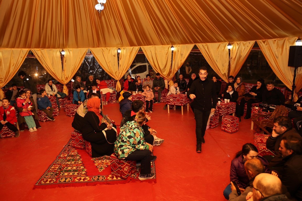 Ramazan akşamları otağ çadırında yaşanıyor
Ramazan akşamları otağ çadırında yaşanıyor