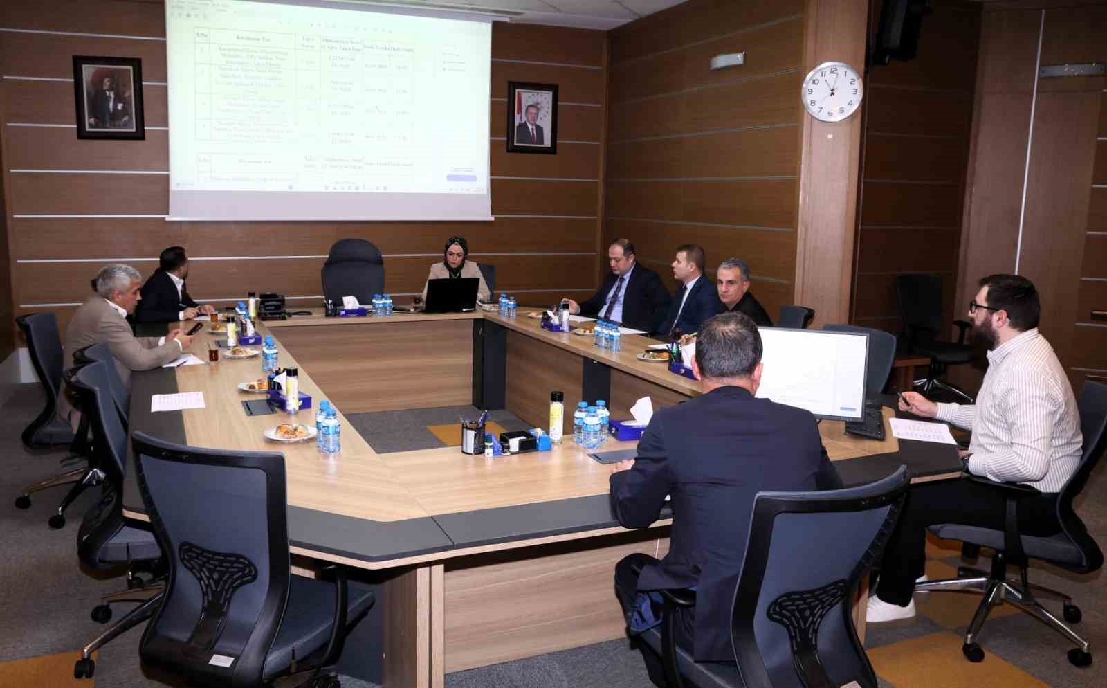 Ramazan ayı boyunca iş yerleri imsak vaktine kadar açık kalabilecek
