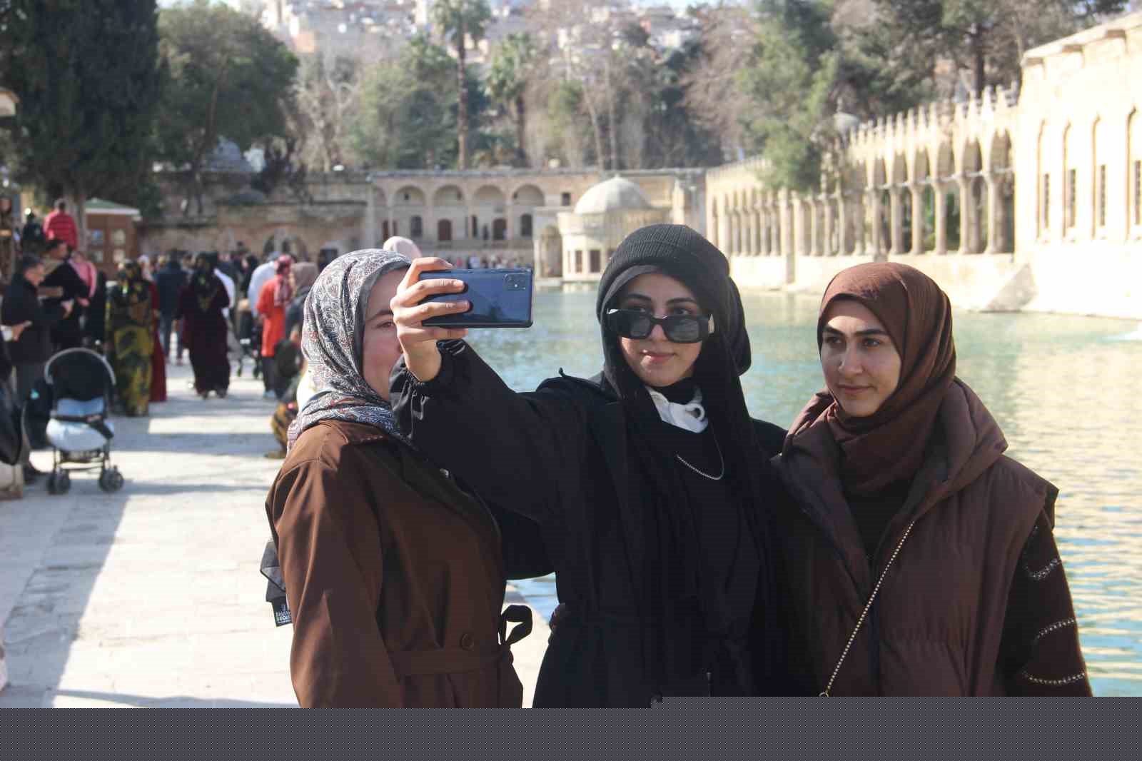 Ramazan ayında Balıklıgöl’e ziyaretçi akını
