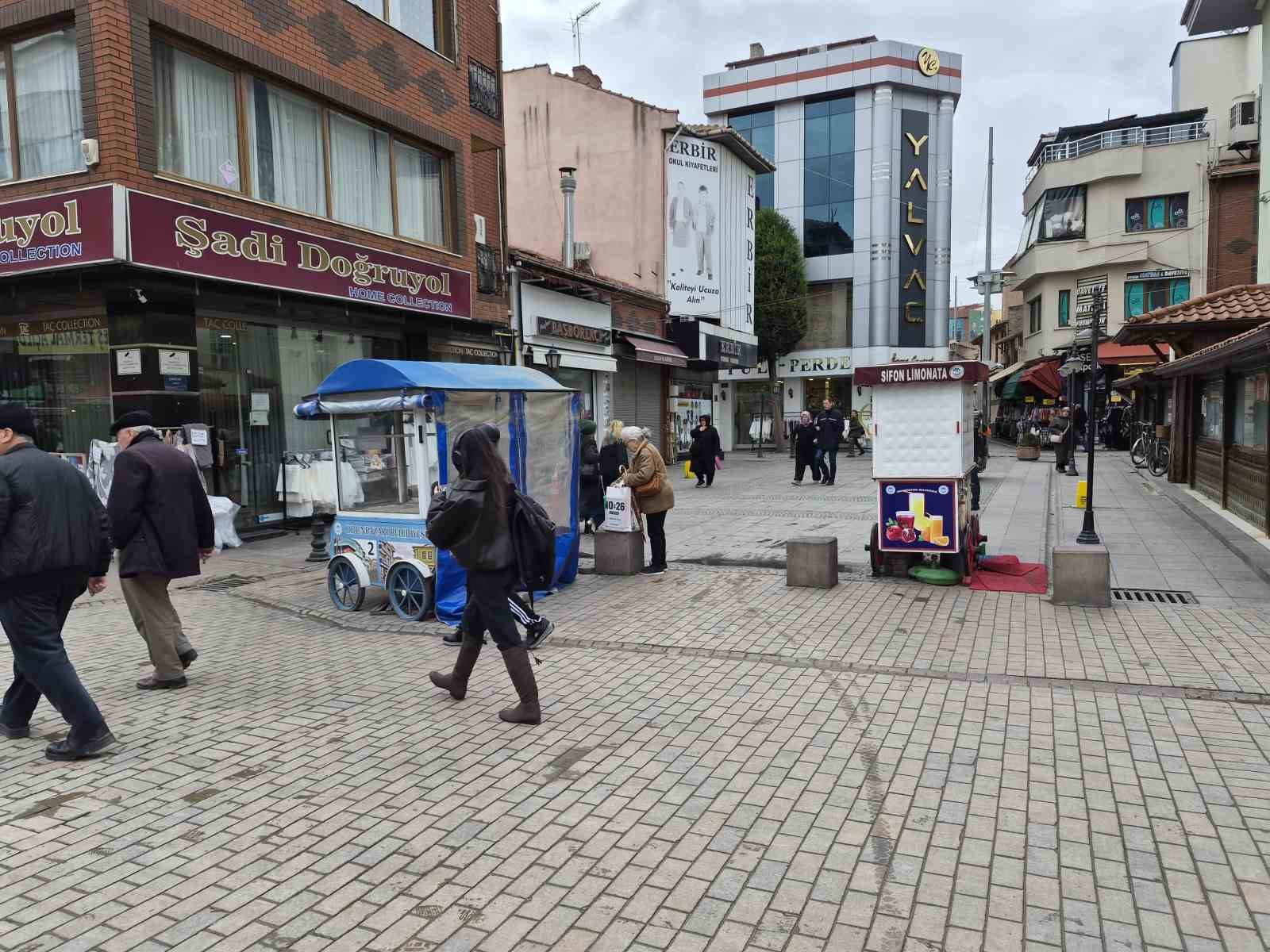 Ramazan ayında seyyar tezgahlar kepenk indirdi
