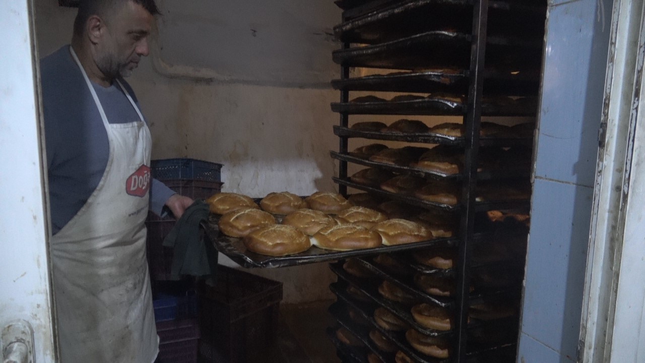 Ramazan ayında zam yapmayan fırıncı ekmeği ve pideyi 10 TL’den satıyor
